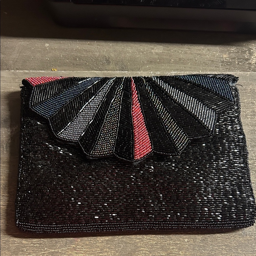 Vintage Hand beaded‎ La Regale scalloped Clutch